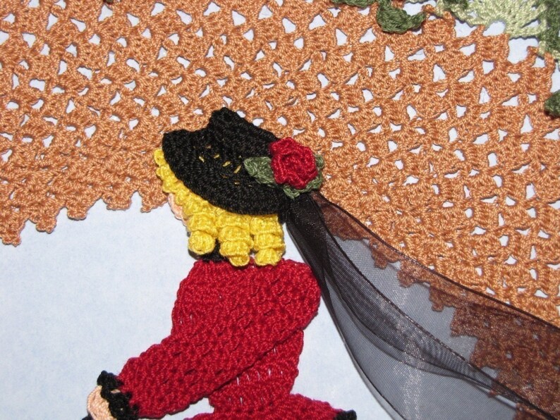 PDF Crochet Pattern Lucy and Jack's Afternoon Stroll Doily image 3