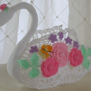 PDF Crochet Pattern Swan Queen Centerpiece image 2