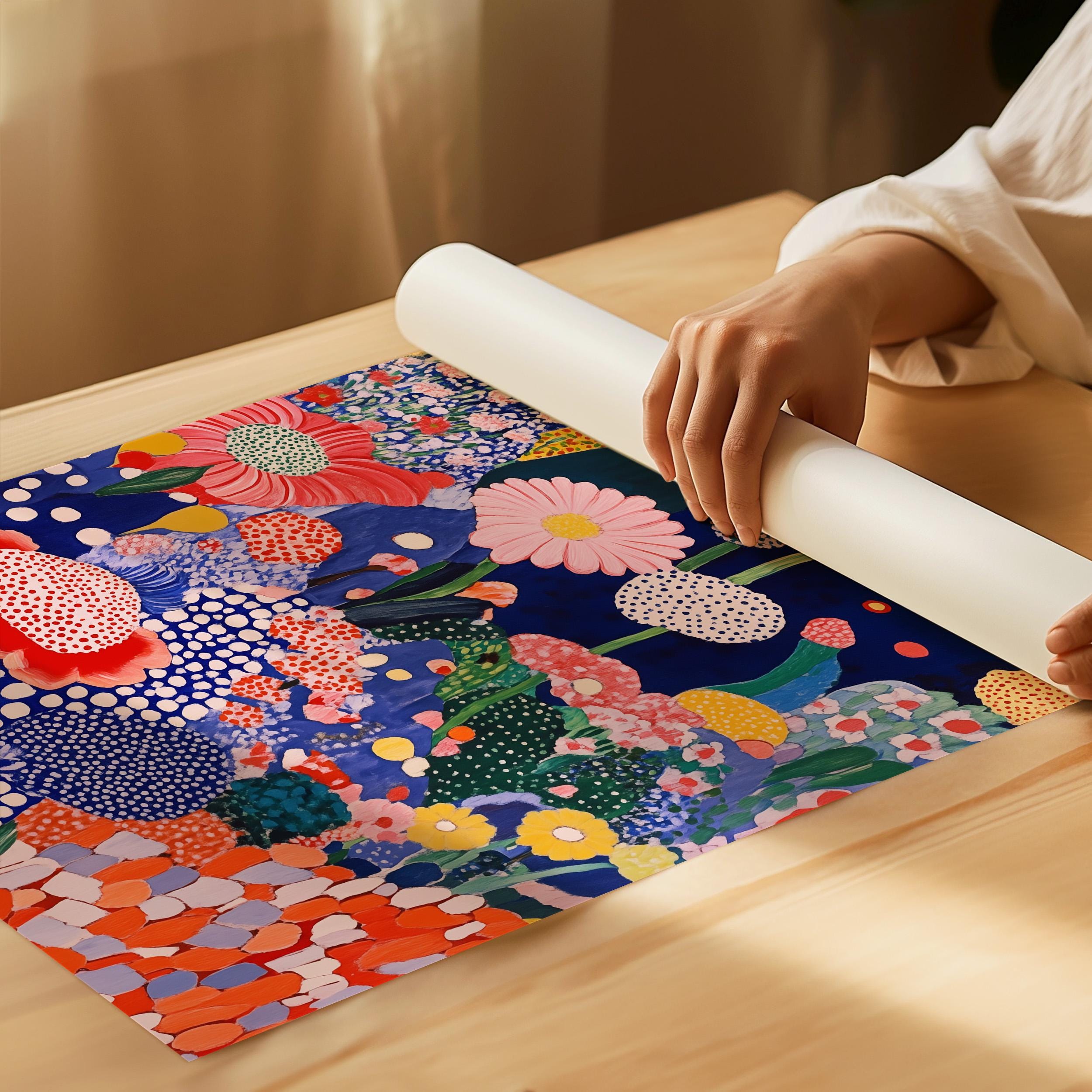 草間彌生にインスパイアされた花柄プリント、抽象的な水玉模様のアート