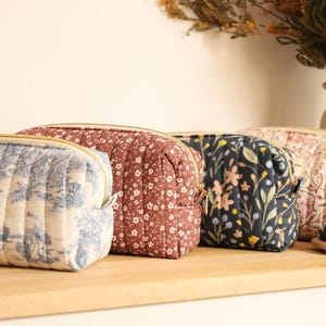 Trousse de toilettes / maquillage / affaires bébé / Trousse matelassée