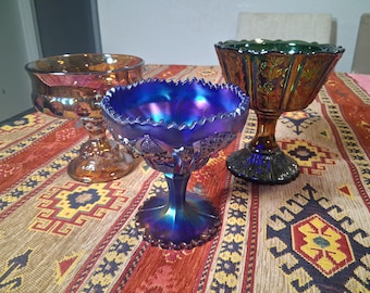 Vintage Karneval Glas Trio Lot von 3 irisierenden Kompotte: Indiana King's Crown, Imperial Aurora Jewels und Fenton Black Amethyst aus dem Jahrhundert