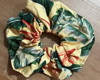 Yellow scrunchie with tropical print