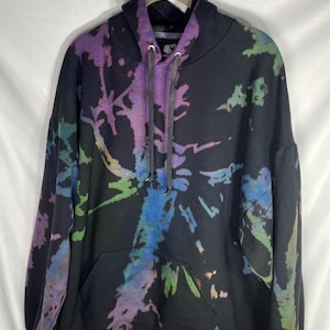 Handgeverfde tie-dye hoodie voor volwassenen, felle kleuren (op maat gemaakt van zwart)