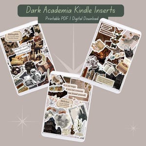 Op de afbeelding: Drie afdrukbare digitale download-ontwerpen voor Kindle-inlays met een donker academisch thema. De ontwerpen bevatten citaten over boeken, een skelet, een maan, een typemachine en een vintage boek.