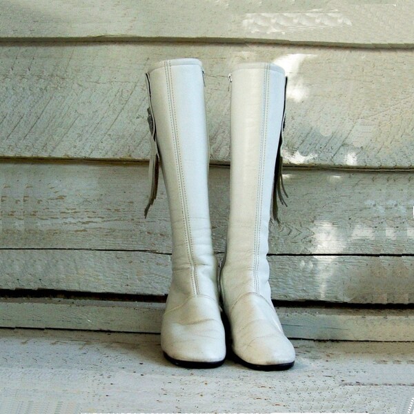 1960s Vintage GoGo Majorette White Mod Boots sz 6