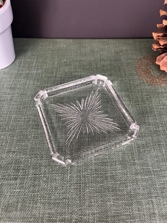 Tiny Starburst Glass Ring Dish - image 4