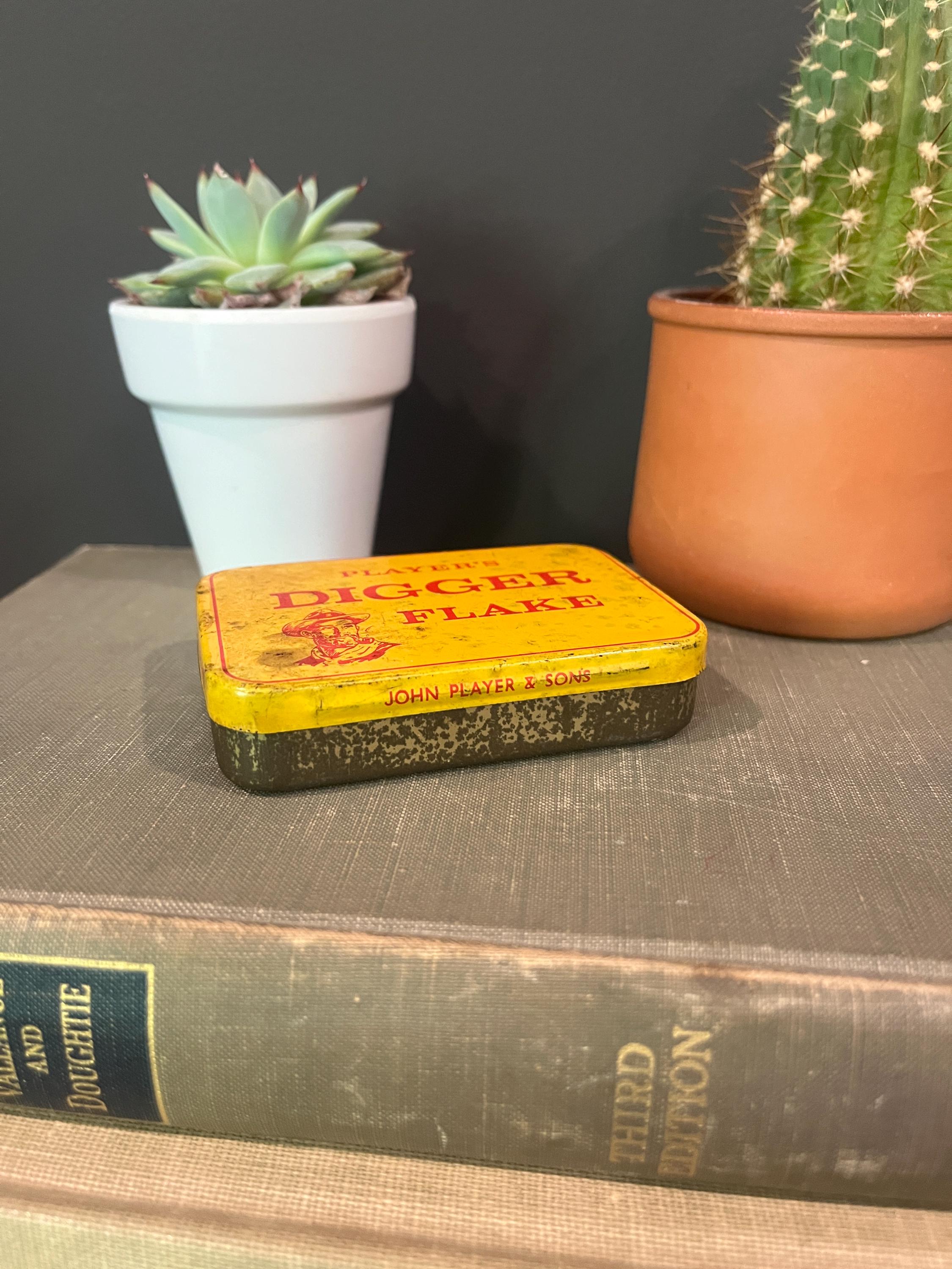Player's Digger Flake Tobacco Tin, Yellow & Red