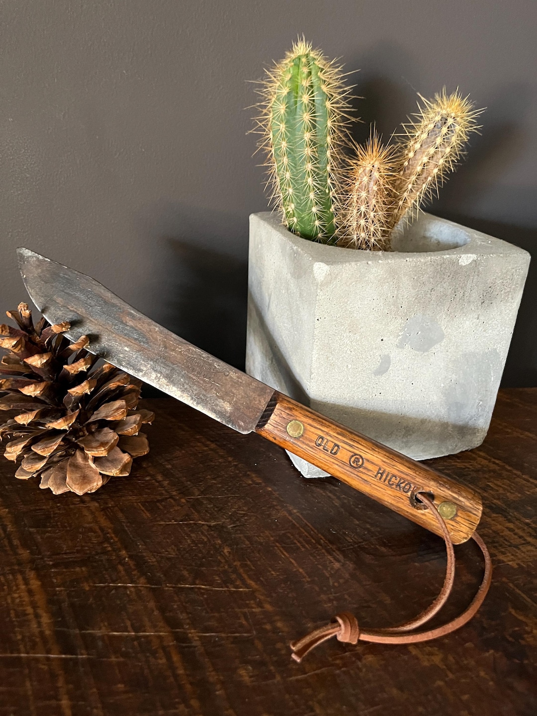 old-hickory-carbon-steel-carving-knife-w-wood-brass-handle-w