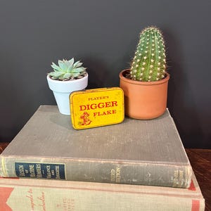 Player&#39;s Digger Flake Tobacco Tin, Yellow & Red