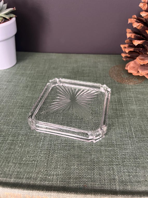 Tiny Starburst Glass Ring Dish - image 6