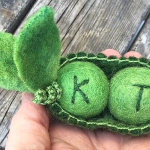 Personalized Felted Wool Peas in a Pod, 7th Anniversary Gift (please check size 3" length of top not including leaves) image 2