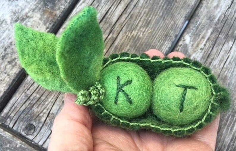 Personalized Felted Wool Peas in a Pod, 7th Anniversary Gift (please check size 3" length of top not including leaves) image 2