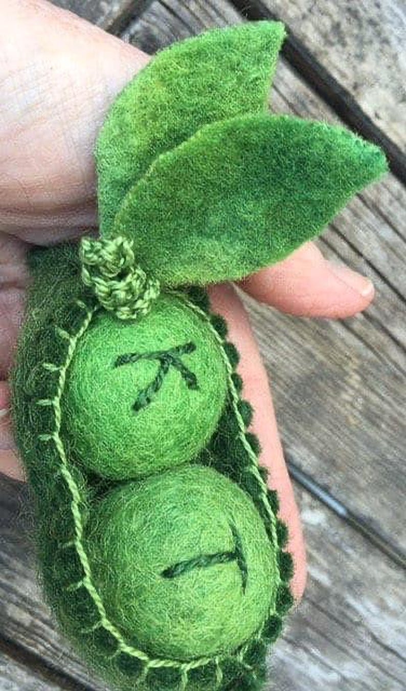 Personalized Felted Wool Peas in a Pod, 7th Anniversary Gift (please check size 3" length of top not including leaves) image 4