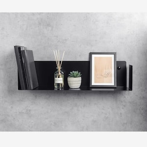 Minimalist Black Floating Book Shelf – Modern Wall-Mounted Bookshelf – Sleek and Functional Design