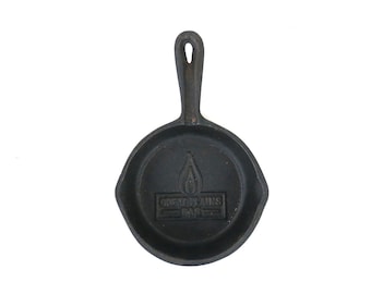 Small Cast Iron Skillet | Vintage Great Plains Gas Advertising | Mini Cast Iron Fry pan