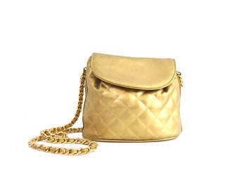 Vintage gold Quilted Purse With Gold Chain 90s Crossbody purse