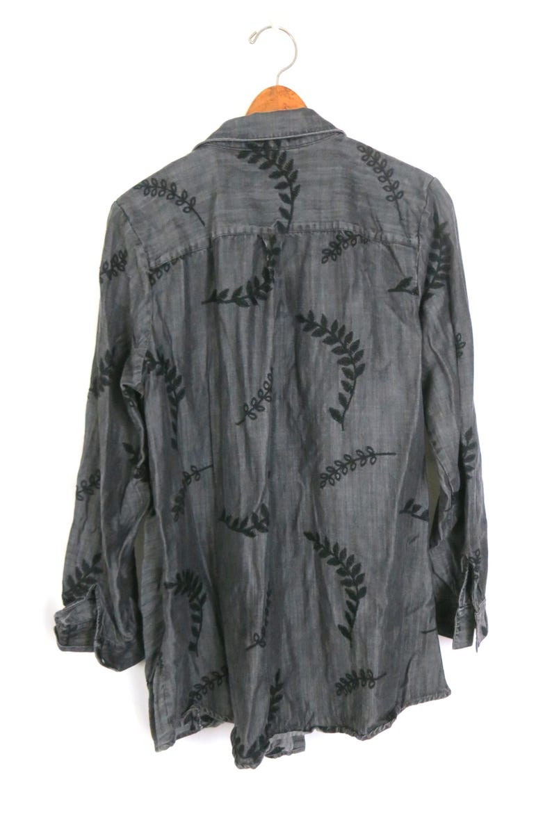 Mörkgrå tunikablus lång knäppt vintage broderad tencelskjorta dam XL bild 5