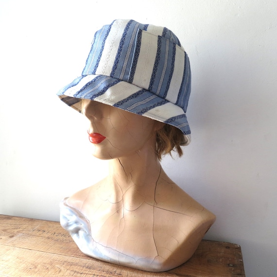 1960s Blue & White Striped Bucket Hat | Vintage S… - image 9