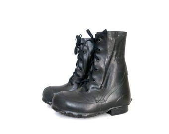 Vintage HOOD US Military Issue Black Rubber Lace up Boots  display picture 3