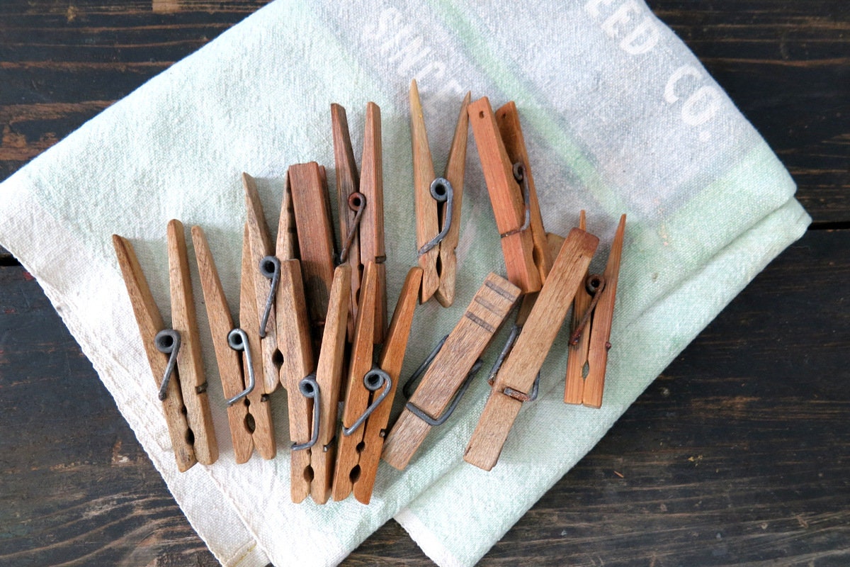 Vintage Inspired Clothespins. Boxed Vintage Style Walnut Color Wood Split  Clothespins. Old Clothespins, Rustic Primitive Clothespins Antique 