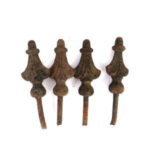 1 Cast Iron Fence Post Finial Ornamental Top | Antique Architectural Salvage | Rusty Primitive Home Decor