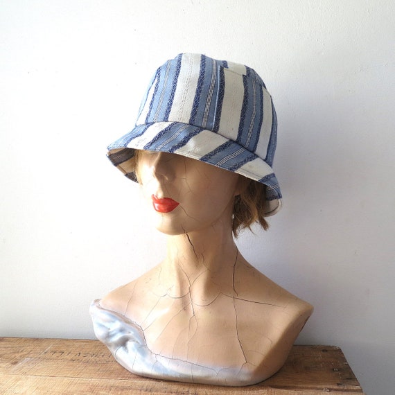 1960s Blue & White Striped Bucket Hat | Vintage S… - image 4