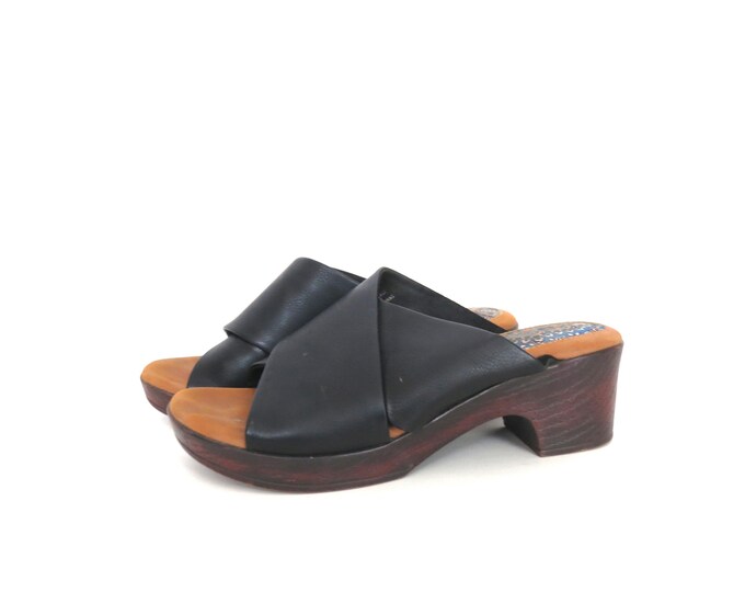REDONE Womens Yellow Padded 70s Round Toe Block Heel Buckle Leather Clogs Shoes main image 1