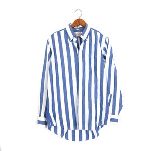 Camicia boyfriend vintage anni &#39;90 / Camicia a righe blu e bianche con bottoni / Camicia Oxford Van Heusen 417 / Camicia preppy unisex / Media