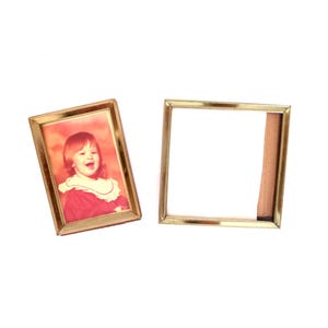 2 Vintage kleine Gold Metall Bilderrahmen Hochzeit Familie Fotos Staffelei Rahmen