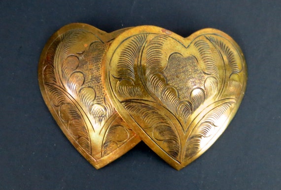 Double Heart Antiqued Brass Engraved Brooch / Vin… - image 8