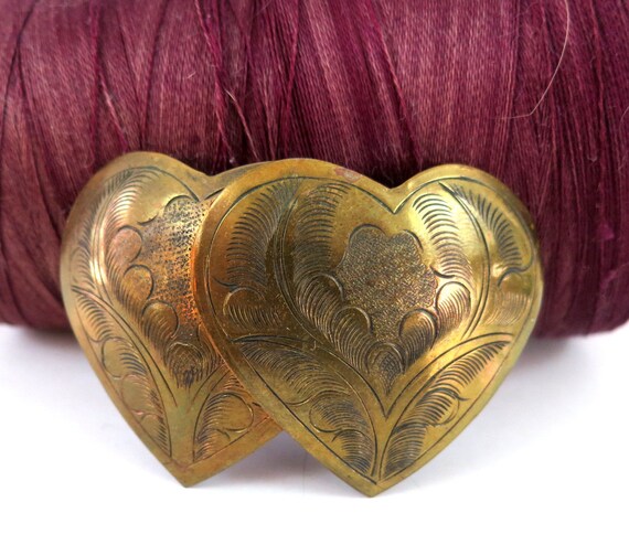 Double Heart Antiqued Brass Engraved Brooch / Vin… - image 4