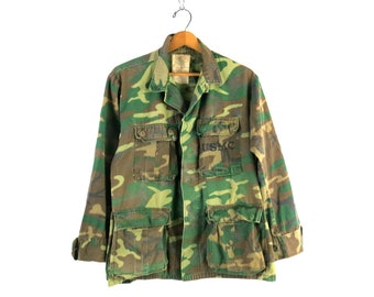 Vintage Army CAMO USMC Stamped Shirt Jacket United States Military Coat Green Cargo Camouflage Fatigues Size Small Short / maq