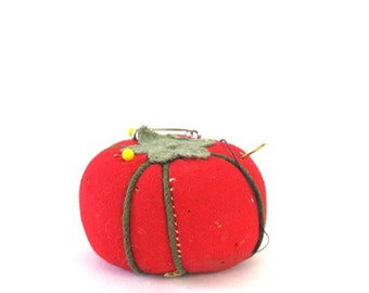 Vintage tomato Pin Cushion / Red Tomato Pincushion Holder / Sewing Gift