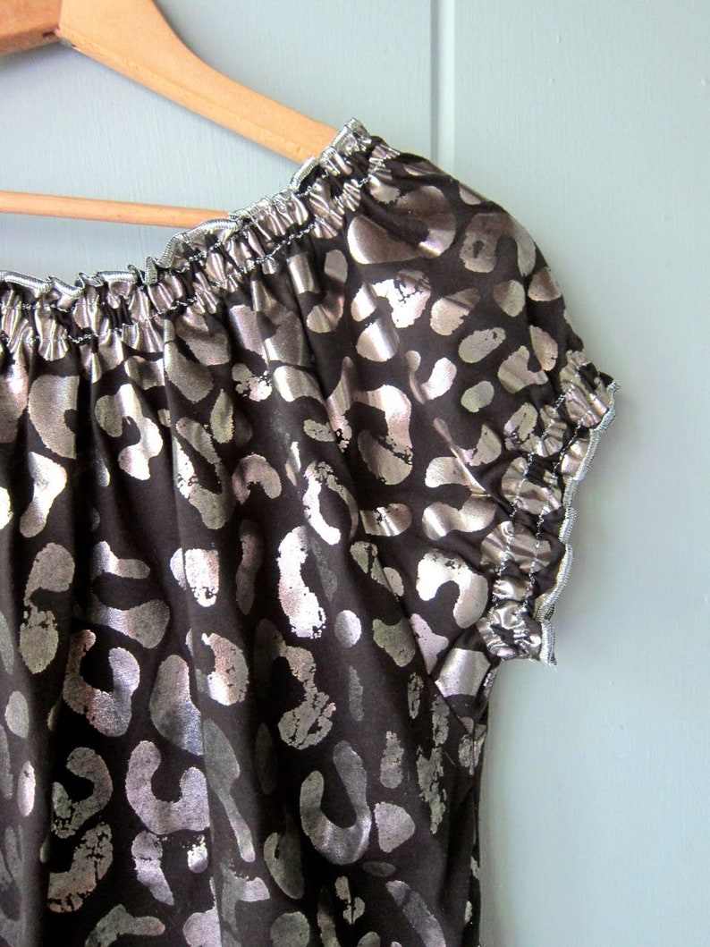 80s Black /& Silver Disco Top Vintage Wrangler Off The Shoulder Printed Shirt Womens Large
