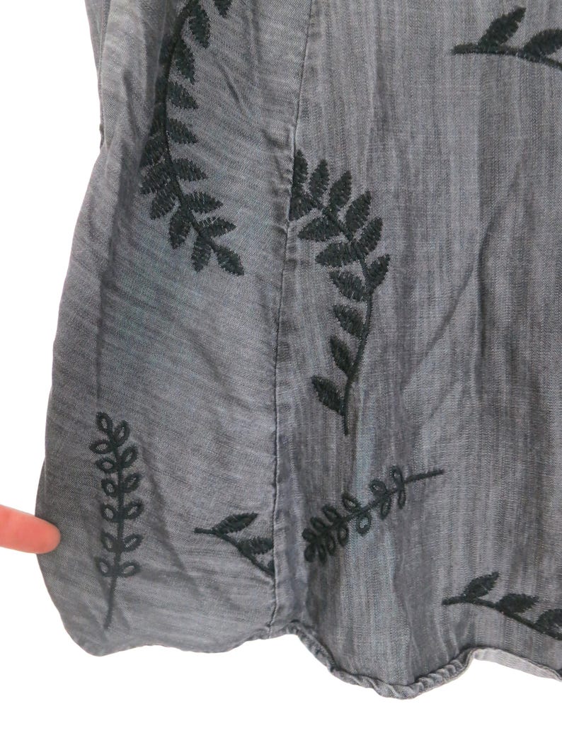 Mörkgrå tunikablus lång knäppt vintage broderad tencelskjorta dam XL bild 4