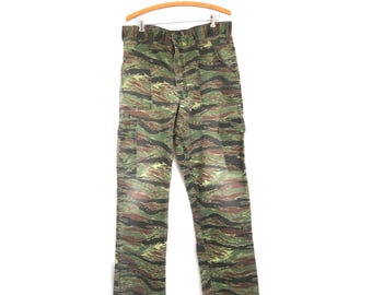 90s Vintage Camo Cargo Pants, Army Green Tiger Stripe Trousers - Size 35