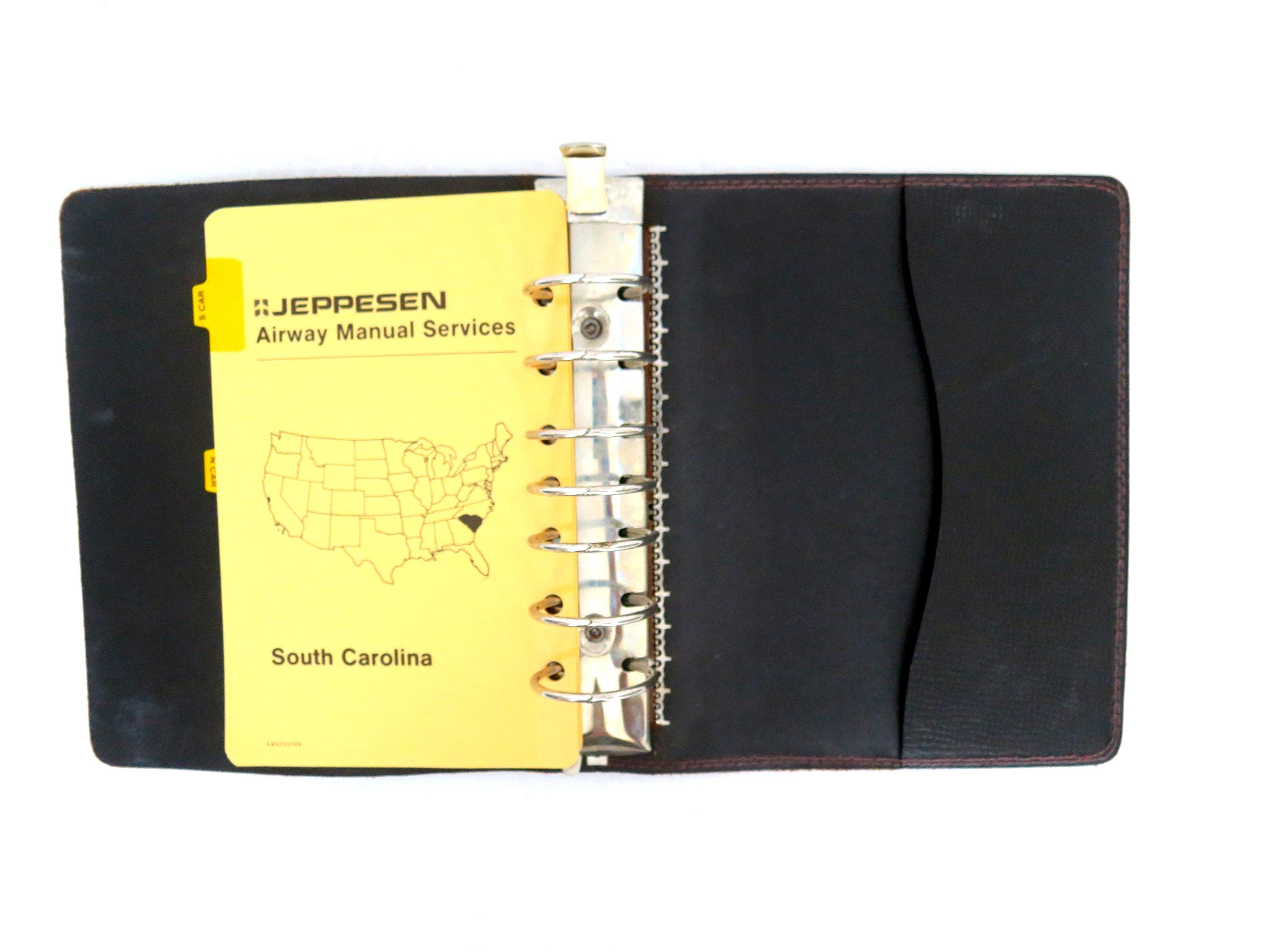Jeppesen Airway Manual バインダー付 Vintage Leather Jeppesen Airway Manual 7 Ring Binder Office Supply