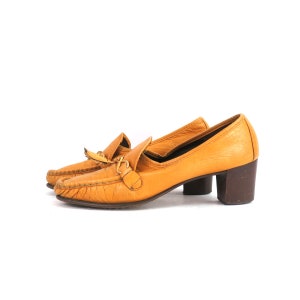 Leather Grannycore Loafers 1960s Vintage Tan Tassel Shoes Women's Size 7 N