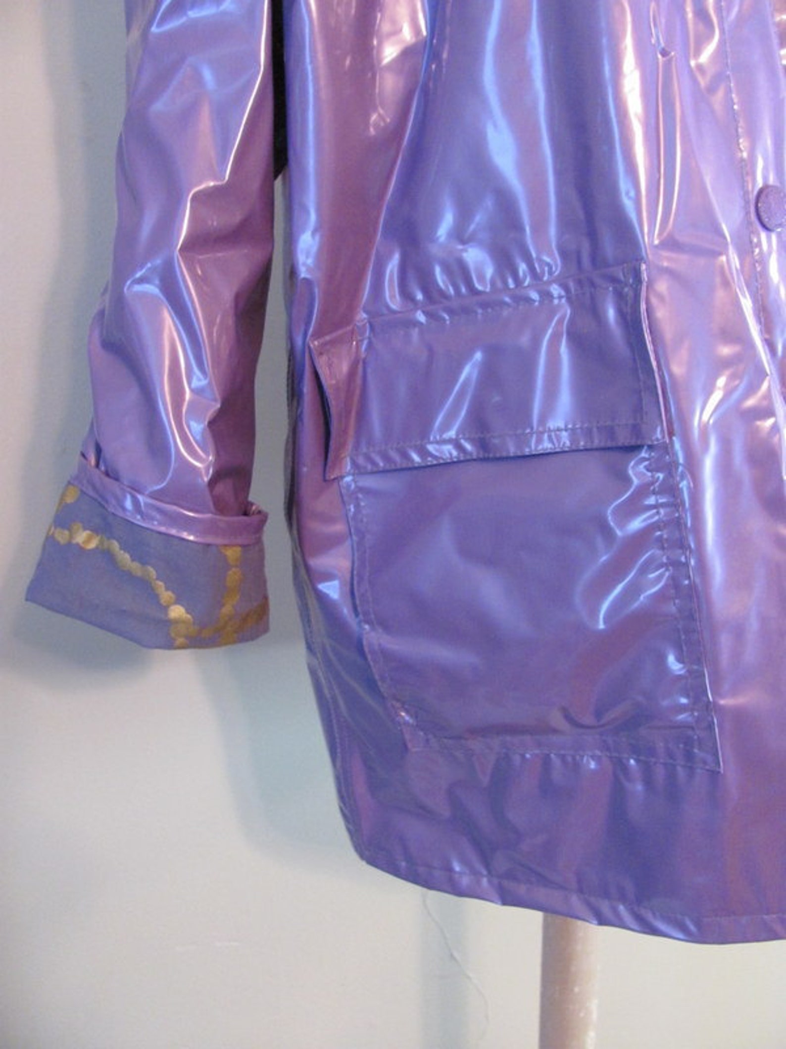 Vintage lilac purple vinyl raincoat w hood and snaps | Etsy