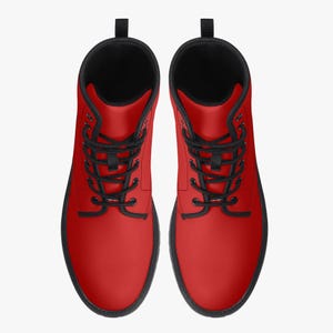 Botas de combate de couro vegano vermelho: estilo gótico unissex para motociclistas imagem 5