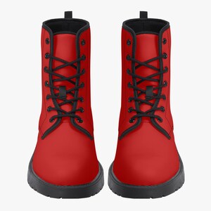 Botas de combate de couro vegano vermelho: estilo gótico unissex para motociclistas imagem 7