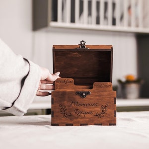 Houten receptendoos, aangepaste receptendoos, doos met receptenhouder, doos met receptenkaarten, verdelers van receptendoos, doos voor recepten, receptendoos voor moeder, receptenstandaard