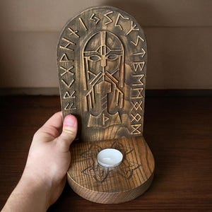Thor Altar aus Holz: Nordischer heidnischer Ritualkerzenhalter