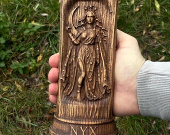 Estatua de madera de Nyx – Diosa griega de la noche y la oscuridad, decoración para altar pagano.