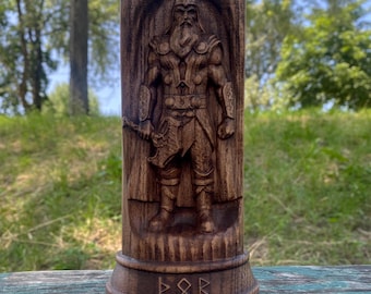 Statua di Thor in legno, statuetta di un dio nordico, decorazione per altare pagano.
