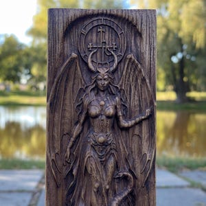 Hekate & Lilith trästatyett – Mörka gudinnor av magi och kraft, hedniska altarfigurer, ockult mytologidekor, mystisk feminin gåva bild 4