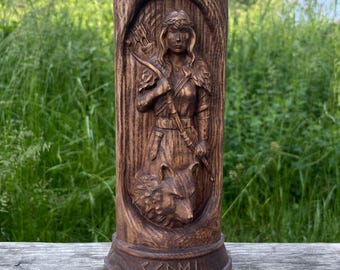 Wooden Skadi Statue – Norse Goddess of Winter, Hunting and Mountains, Pagan Altar Figurine, Viking Idol, Nordic Mythology Decor