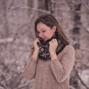 KNITTING PATTERN // Knit cowl, knit cowl // Fair isle pattern // Fair isle cowl // The Esteban Cowl image 4