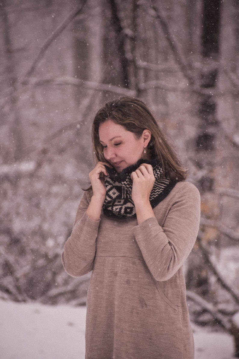 KNITTING PATTERN // Knit cowl, knit cowl // Fair isle pattern // Fair isle cowl // The Esteban Cowl image 4