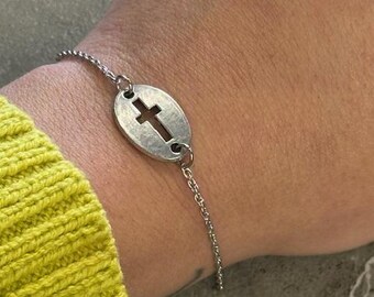Cross Cut Out Dainty Chain Bracelet
